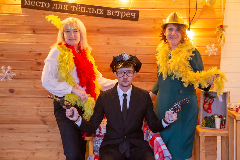 Новогоднее украшение зала для корпоратива в Пензе